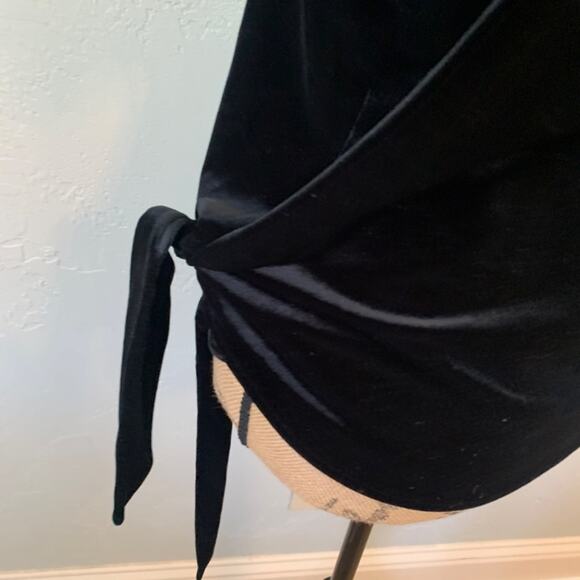 NWT Ann Taylor Velvet Wrap Top Black Large petite v neck holidays short sleeve - Picture 14 of 15